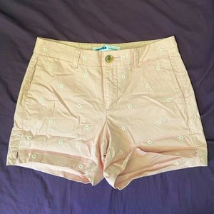 old navy size 2 peach pink shorts with floral daisy embroidery